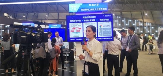 “云”开见日，“AI”生花，南宫NG28动力携五大主题亮相华为HC大会
